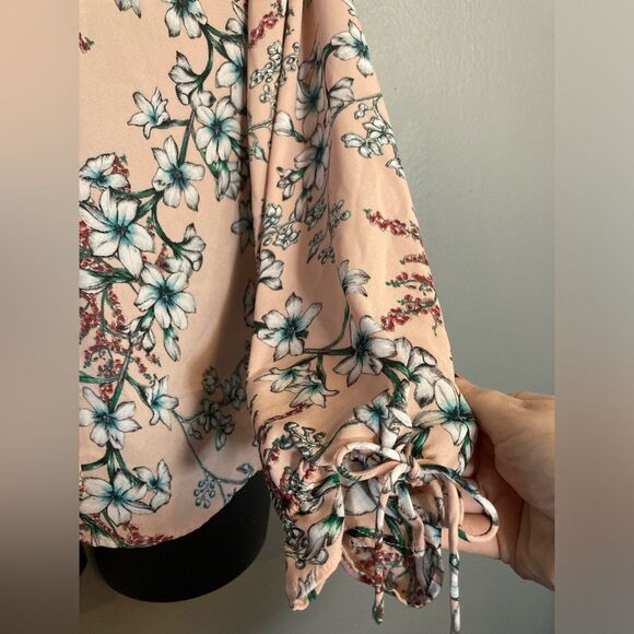 Liz Claiborne Career pink floral blouse - Picture 5 of 9